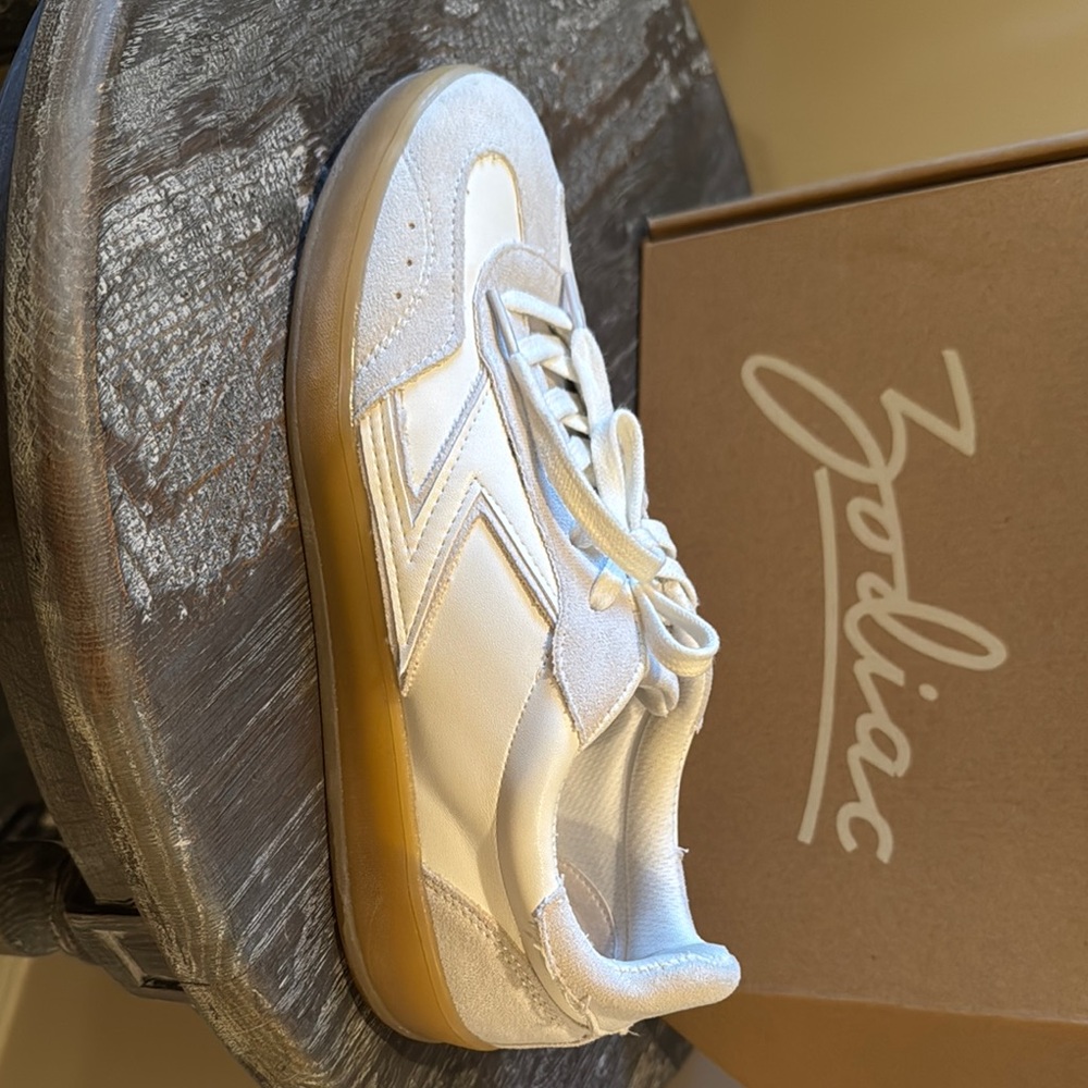 Zodiac White and Gray Retro Sneakers with Gum Soles - Picture 2 of 10